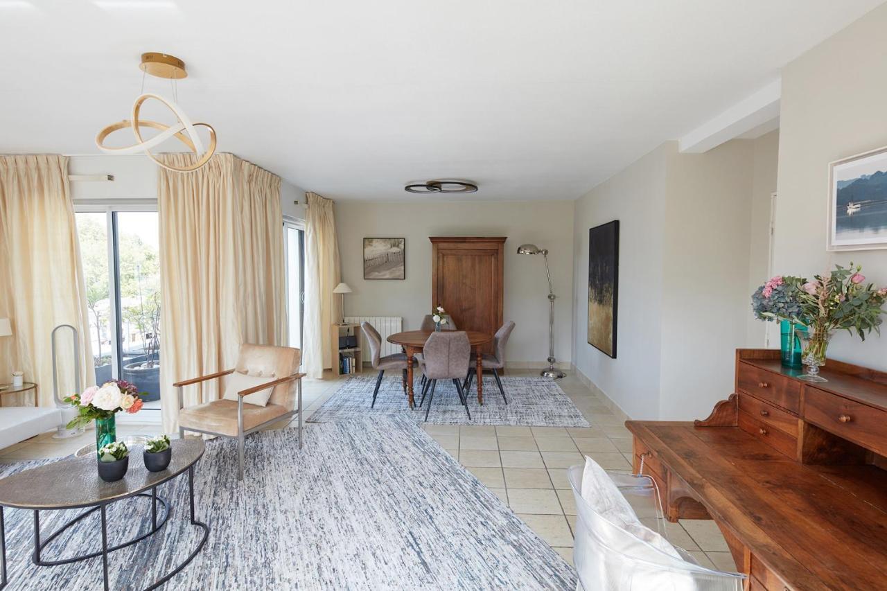 Un Appartement Penthouse D'Exception Sur Le Port De 반느 외부 사진