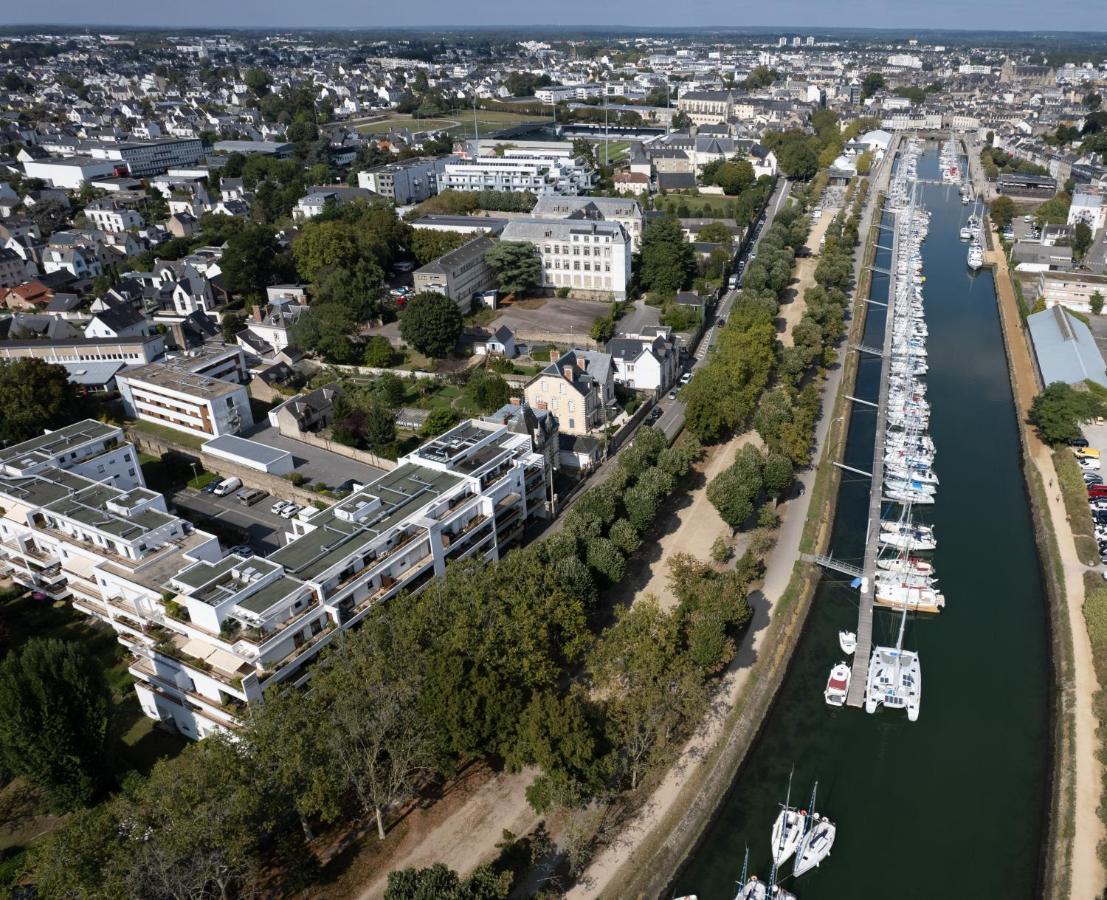Un Appartement Penthouse D'Exception Sur Le Port De 반느 외부 사진